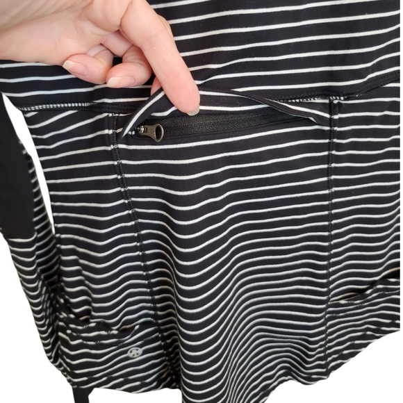 Lululemon Base Runner 1/2 Zip in Parallel Stripe Black White / Black - Picture 15 of 16